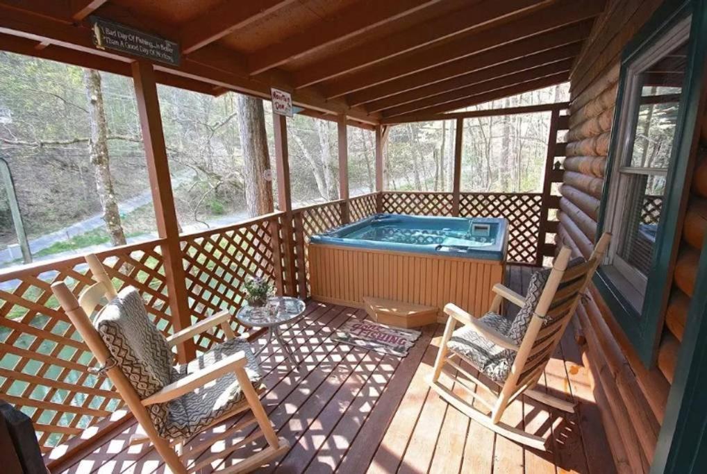 The Fishing Hole Cabin - Sage Vacations Gatlinburg Exterior photo