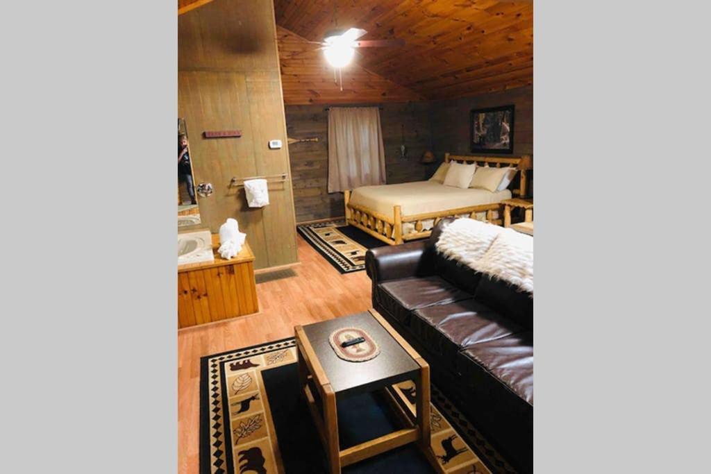 The Fishing Hole Cabin - Sage Vacations Gatlinburg Exterior photo