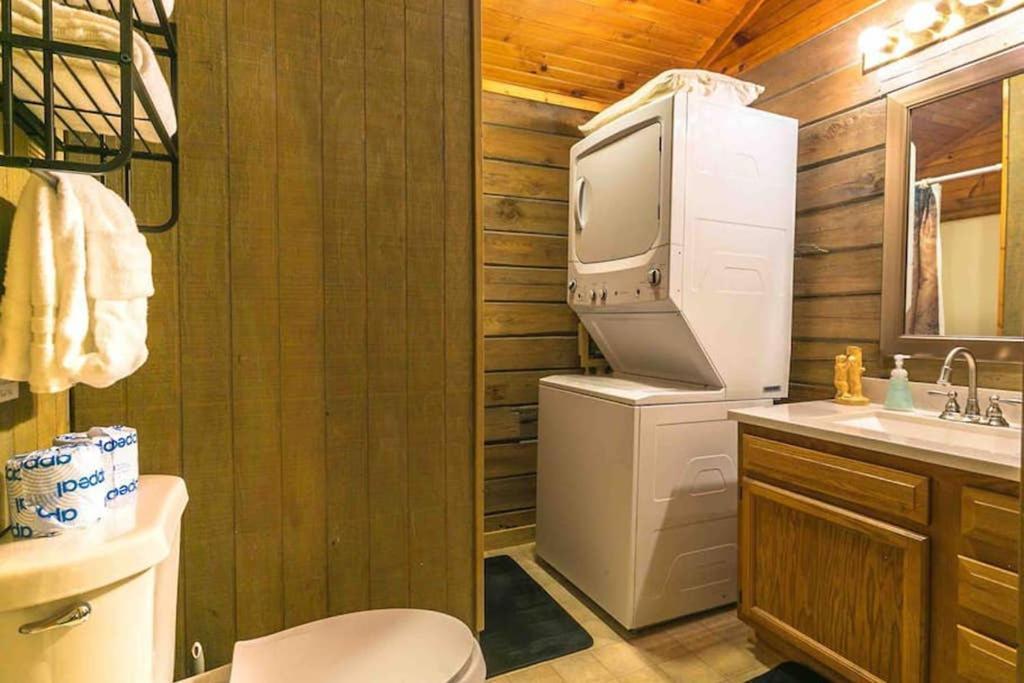 The Fishing Hole Cabin - Sage Vacations Gatlinburg Exterior photo