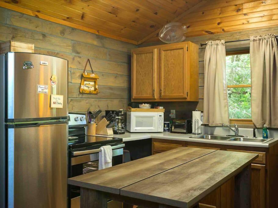The Fishing Hole Cabin - Sage Vacations Gatlinburg Exterior photo