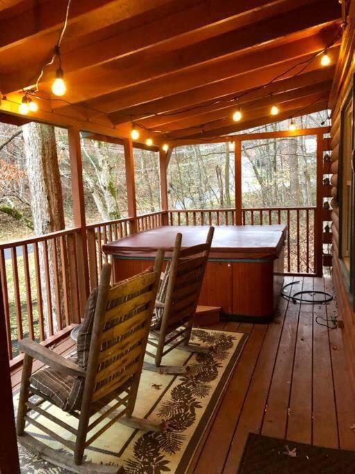The Fishing Hole Cabin - Sage Vacations Gatlinburg Exterior photo