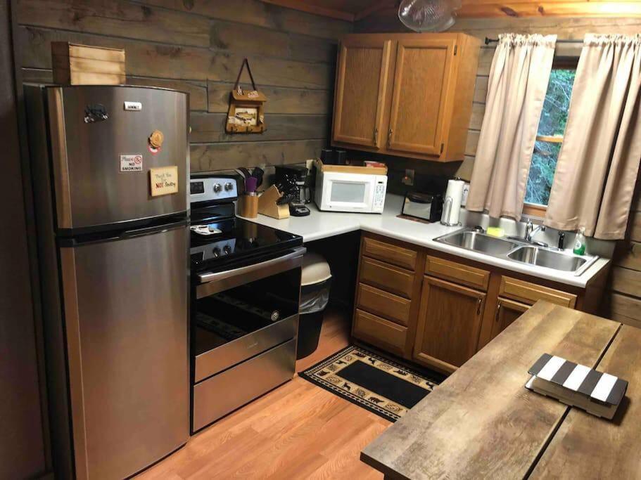 The Fishing Hole Cabin - Sage Vacations Gatlinburg Exterior photo